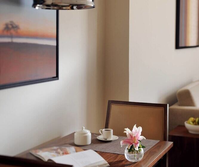 带双人床的标准工作室, Residence Inn By Marriott Kuwait City
