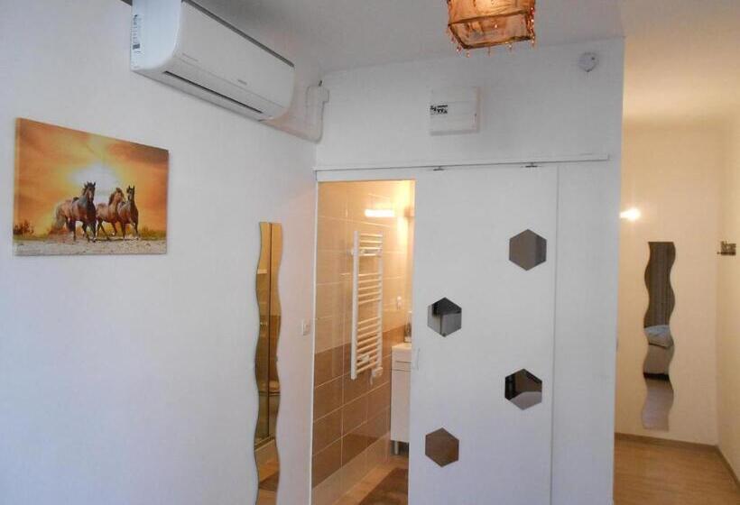 اتاق استاندارد, B&b La Maison D Olivier