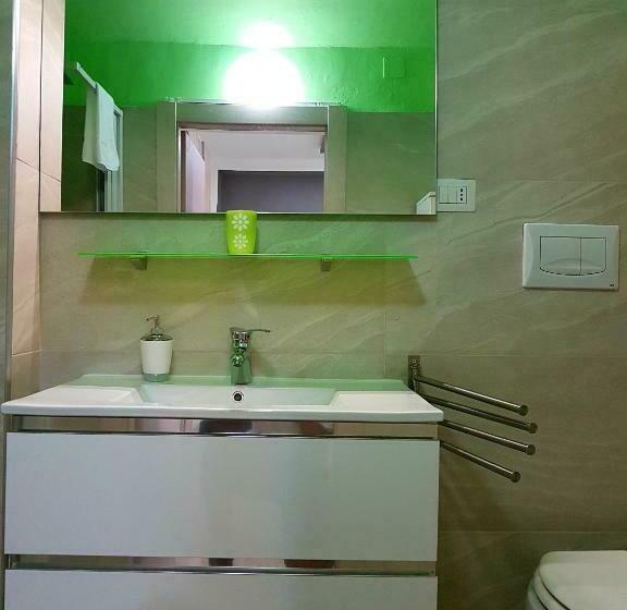 غرفة قياسية ثلاثية, Room N.22
