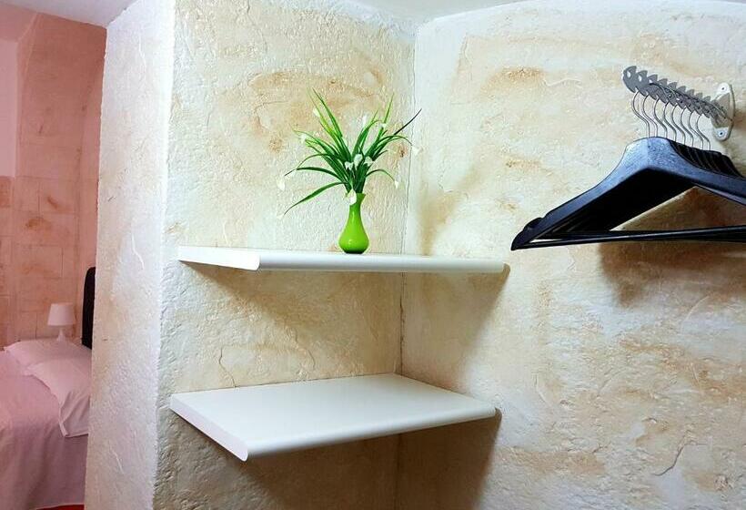 غرفة ديلوكس, Room N.22