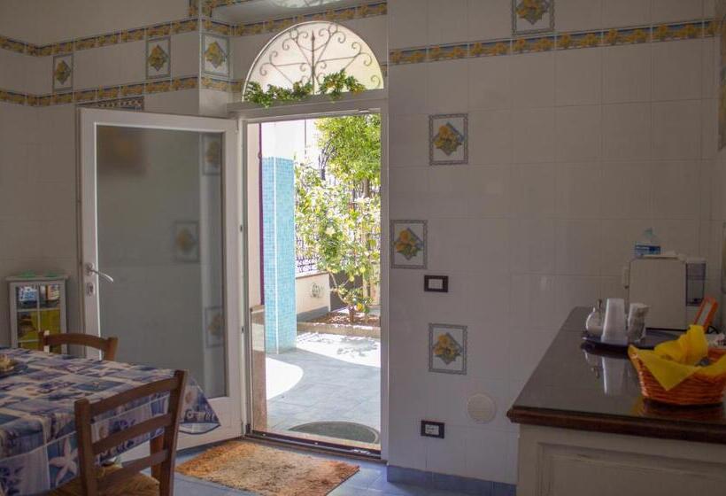 اتاق خانوادگی, La Casa Di Bianca