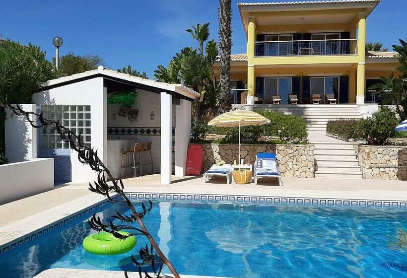 سوئیت با تخت بزرگ, Vila Florina