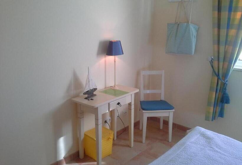 اتاق لوکس, Vila Florina