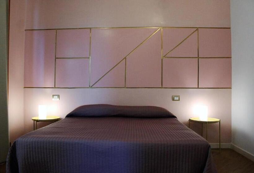 带共用浴室的标准房间, Bora B&b