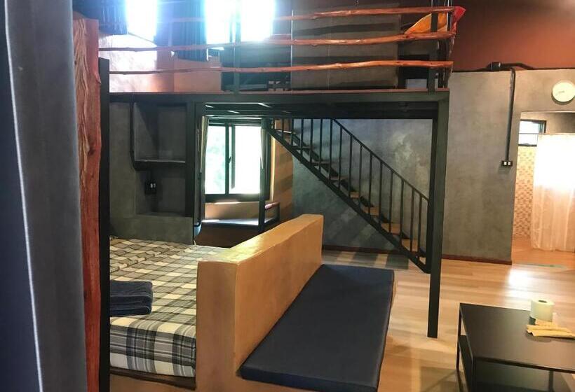 Семейный Номер Deluxe, Baan Nork Farmstay บ้านนอก ฟาร์มสเตย์