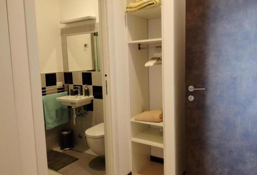 اتاق استاندارد یک نفره, B&b Rosa Blu
