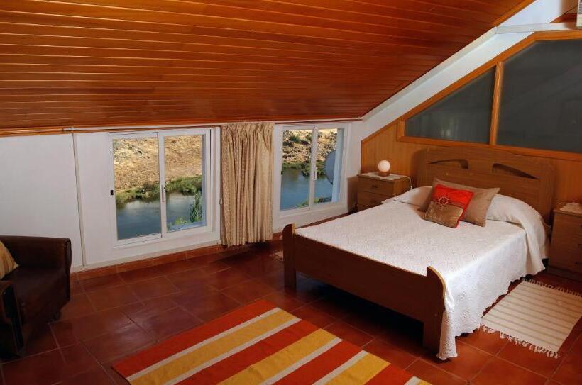 اتاق استاندارد سه نفره, Alojamentos Oasis