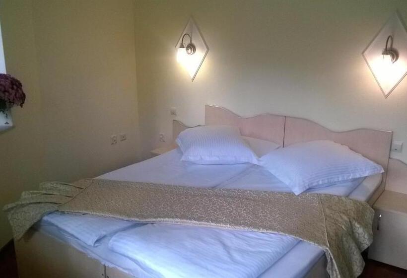 اتاق استاندارد با بالکن, Vila Alunis