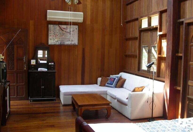 سوییت جونیور, Ruen Thai Rim Haad