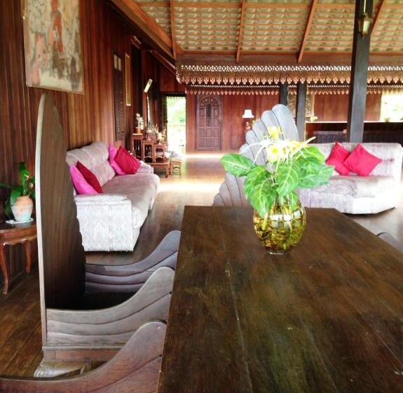 ویلای 3 خوابه, Ruen Thai Rim Haad