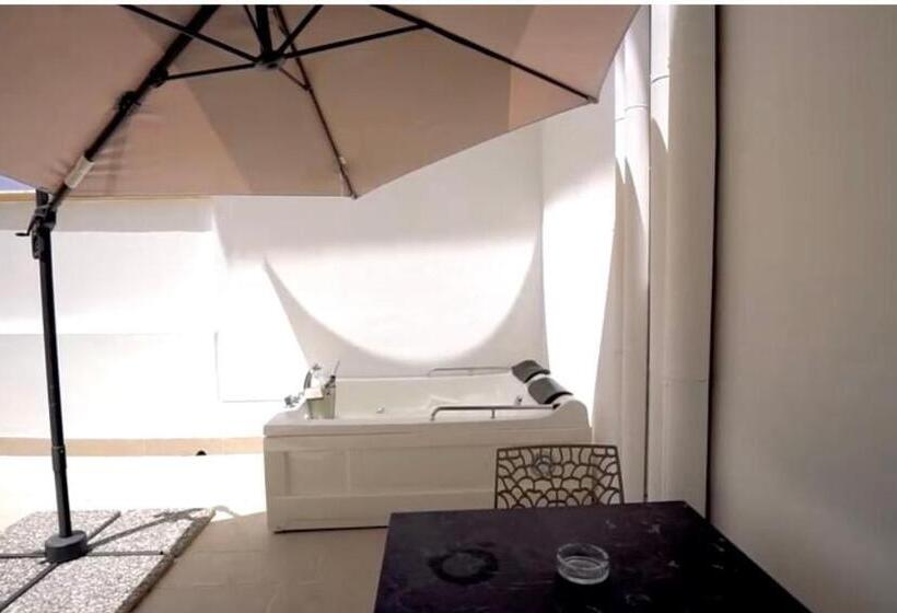 سوئیت با تخت بزرگ, Al Balhara Resort