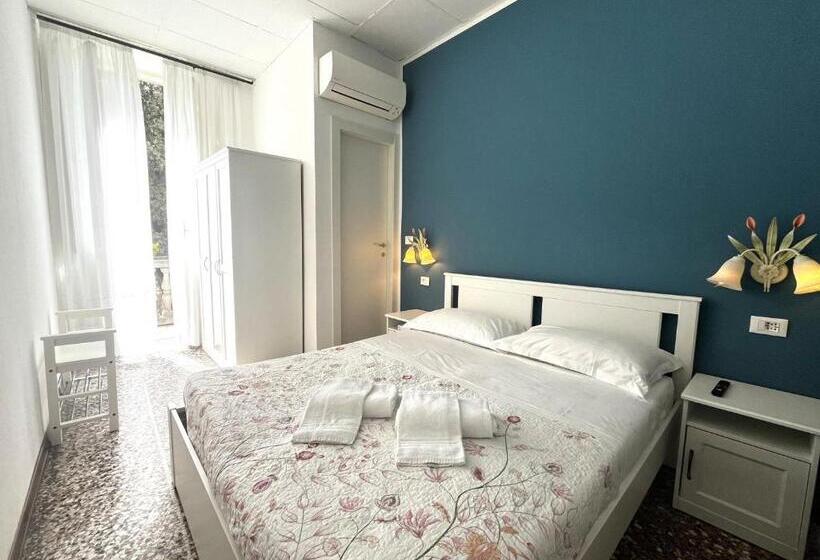 اتاق اکونومی, Baia Di Levanto
