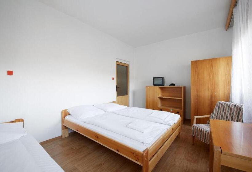 Economy Quadruple Room, červenohorské Sedlo