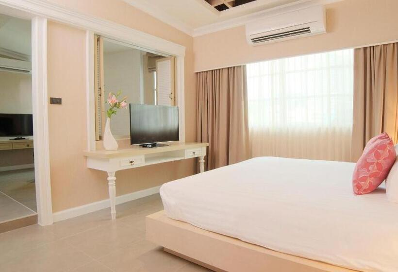 اتاق لوکس, The Raya Surawong Bangkok