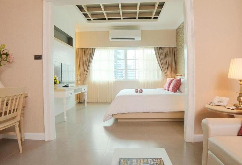 اتاق لوکس, The Raya Surawong Bangkok