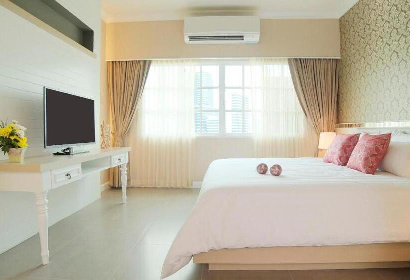اتاق لوکس, The Raya Surawong Bangkok