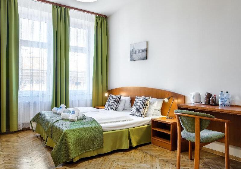Номер Стандарт Трехместный, Kosmopolita Rooms