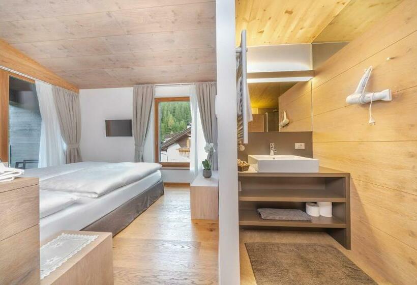 Quarto Familiar, Garni Tramans