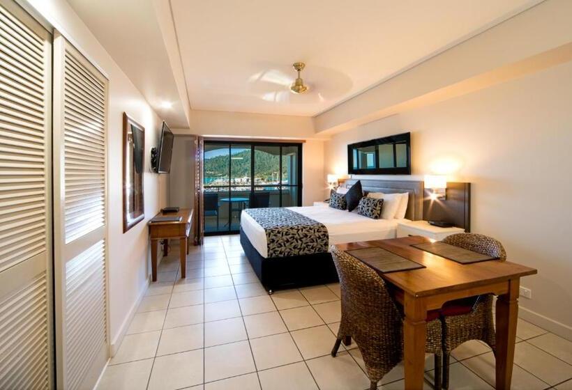 Апартаменты 3 Спальни Вид на Море, Portside Whitsunday Luxury Holiday Apartments