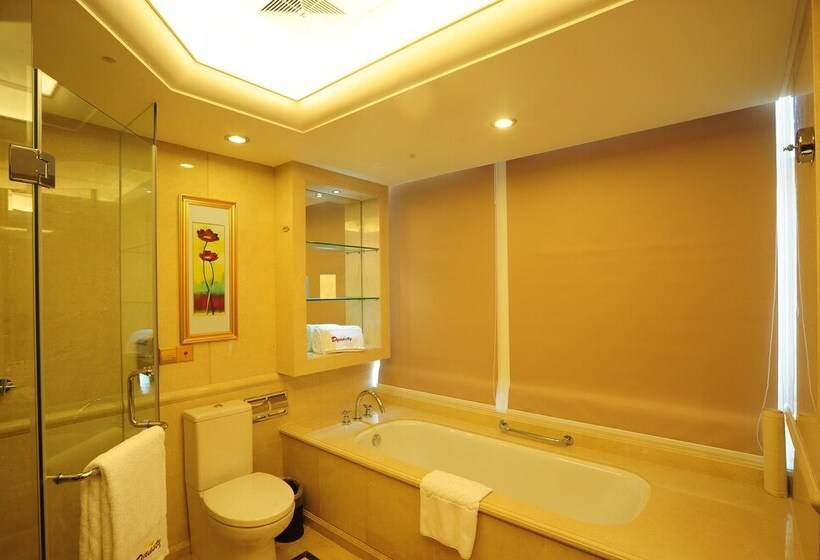 Номер Deluxe, Dynasty International Hotel Dalian