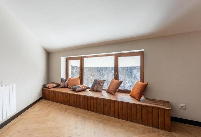 سوییت اجرایی, Komorebi Bakuriani Resort