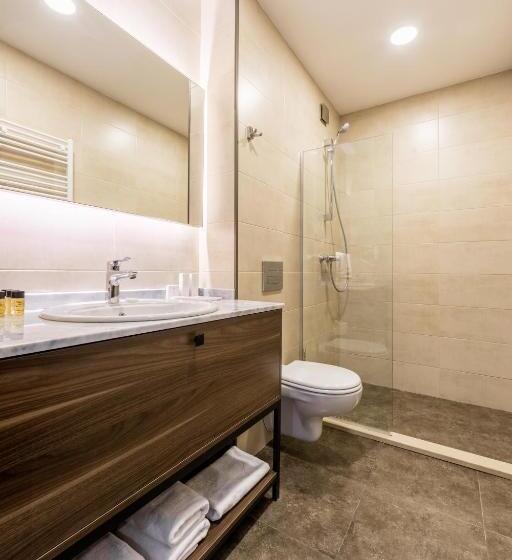 سوئیت پرزیدنت, Komorebi Bakuriani Resort