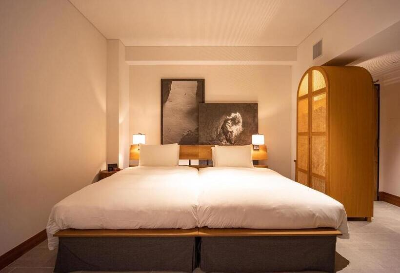 اتاق استاندارد با چشم‌انداز دریا, One Suite The Grand