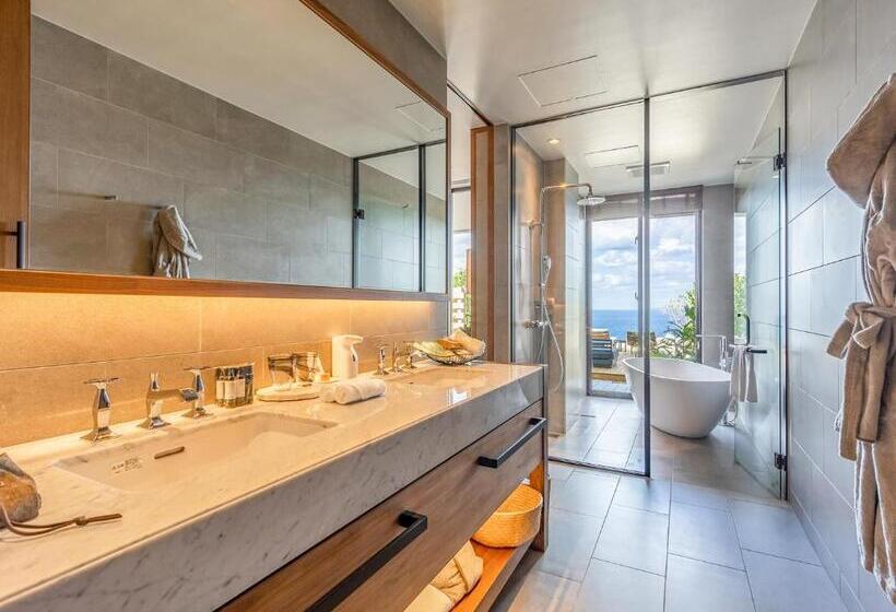 سوییت با چشم‌انداز دریا, One Suite The Grand