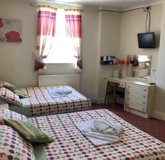 اتاق استاندارد چهار تخته با چشم‌انداز دریا, Athol Blackpool