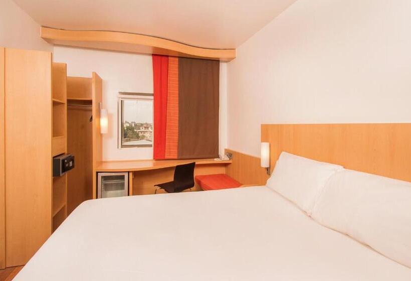 اتاق استاندارد با تخت دوبل, Ibis Lagos Ikeja