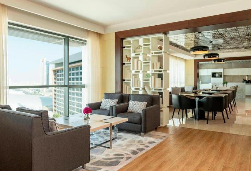 Club Room King Bed, Le Méridien City Centre Bahrain