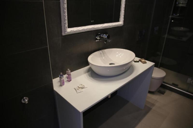 Полулюкс, Mar N Mar Crown Hotel Suites