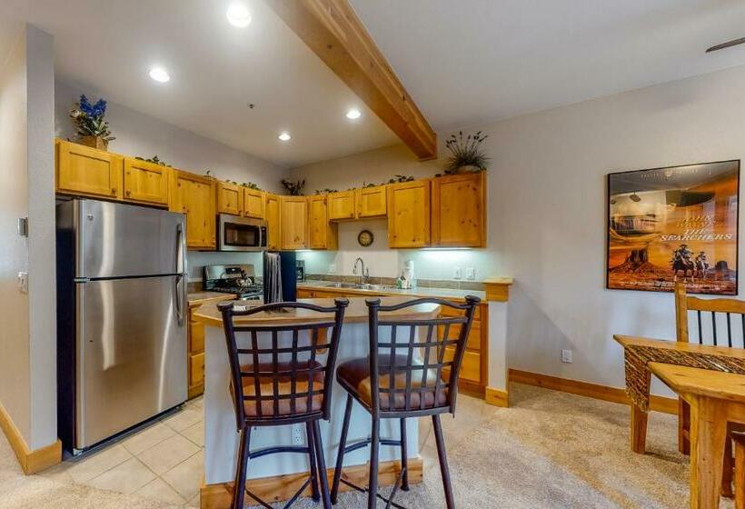 Апартаменты 1 Спальня, Trappers Crossing 8763