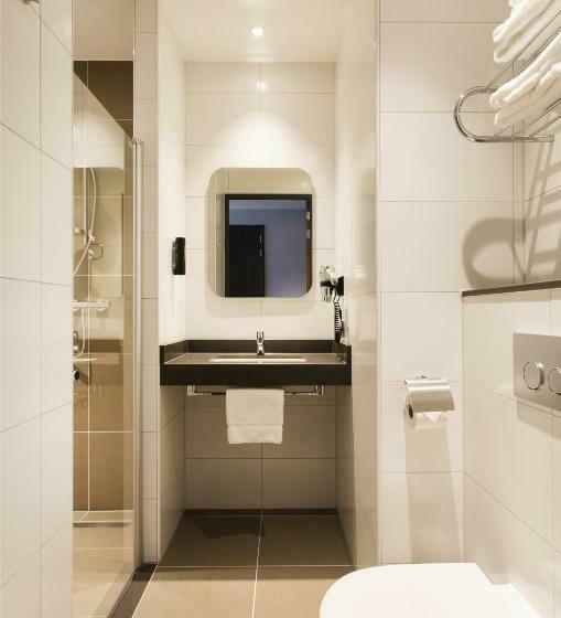 Standard Room, Corendon Amsterdam Newwest, A Tribute Portfolio