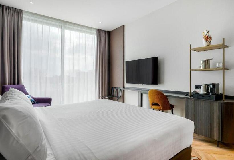 Standard Room, Corendon Amsterdam Newwest, A Tribute Portfolio