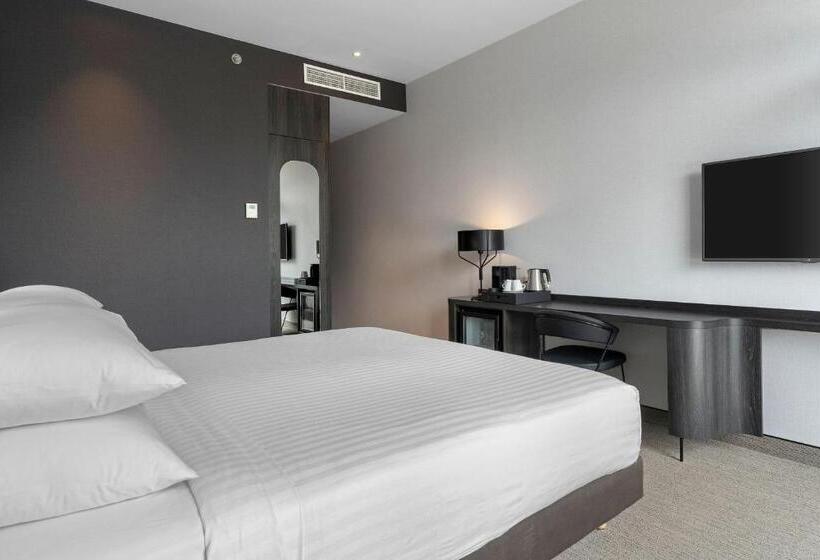 Deluxe Room King Size Bed, Corendon Amsterdam Newwest, A Tribute Portfolio