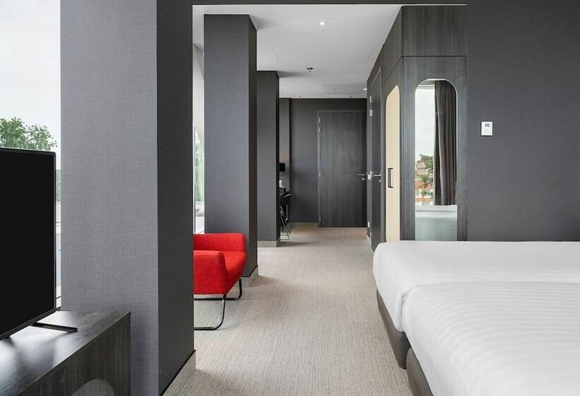Standard Room, Corendon Amsterdam Newwest, A Tribute Portfolio