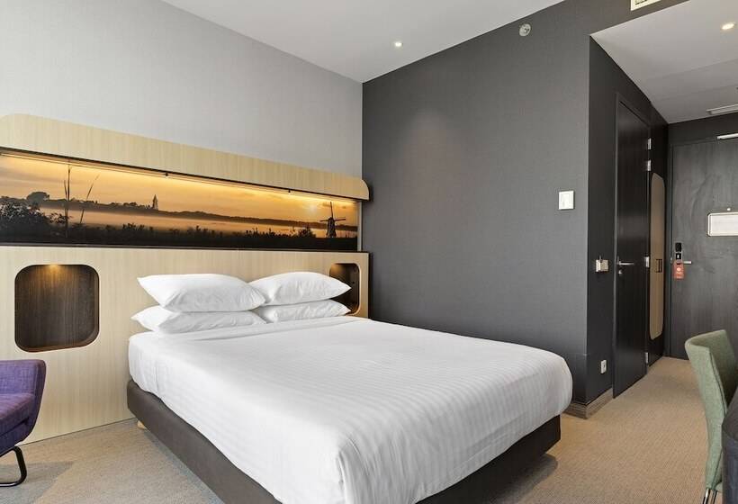 Standard Room, Corendon Amsterdam Newwest, A Tribute Portfolio
