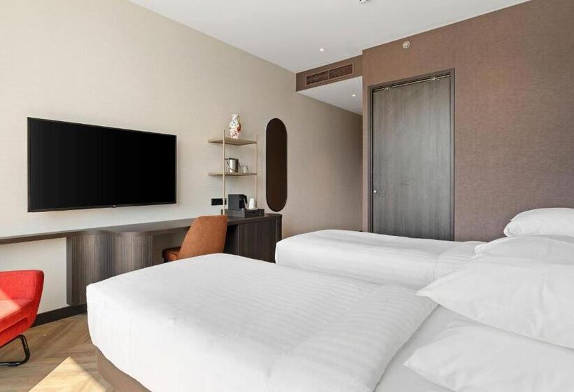 Standard Room, Corendon Amsterdam Newwest, A Tribute Portfolio