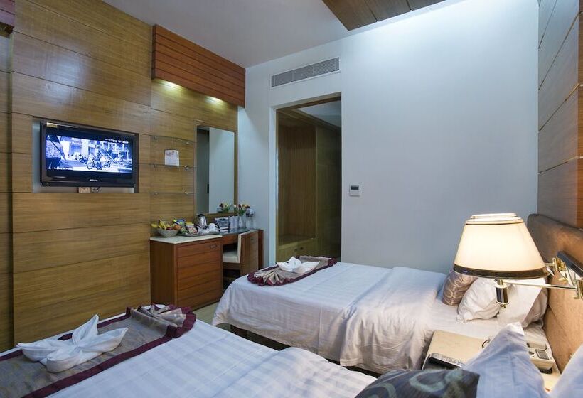 اتاق لوکس, Fars Hotel & Resorts   Bar Buffet Pool Spa