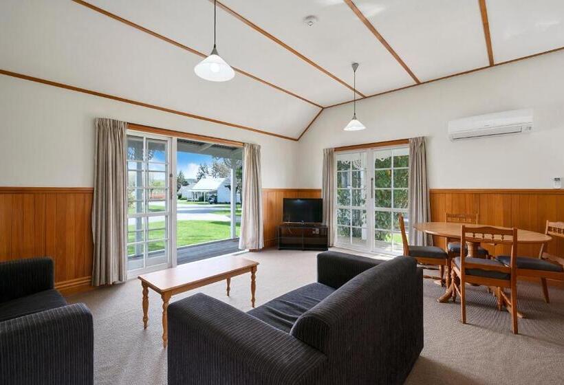 ویلای 2 خوابه, Huka Falls Resort
