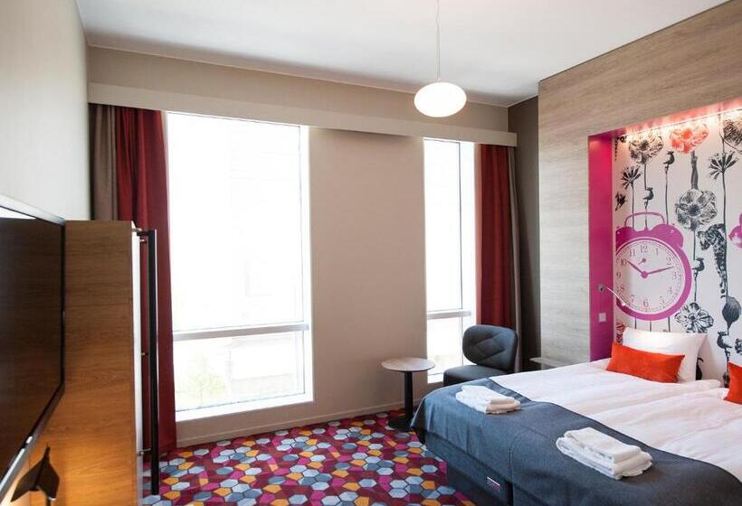 Семейный Номер, Motel L Hammarby Sjöstad