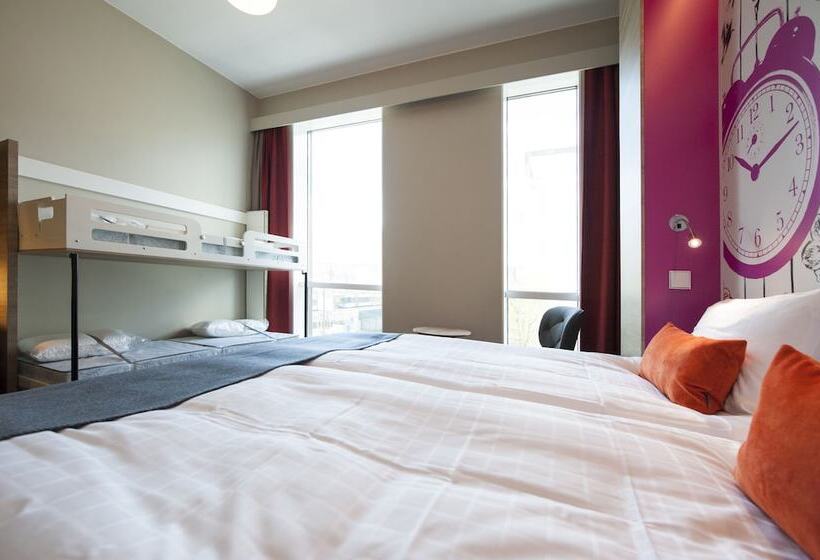 Семейный Номер, Motel L Hammarby Sjöstad