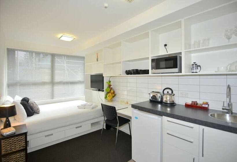 Студия Стандарт, Southwark Hotel & Apartments