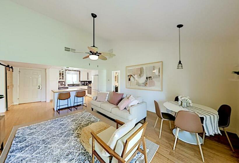 Апартаменты 2 Спальни, Resorter Retreat