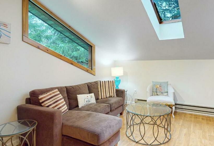 Студия Стандарт, St. Moritz  Apartment