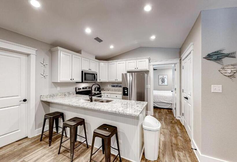 Апартаменты 2 Спальни, Beach Cottage South