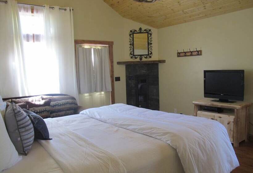 Хижина Deluxe, Convict Lake Resort