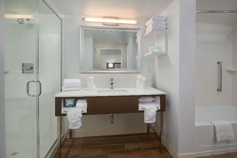 Quarto Triplo Estandar, La Casita
