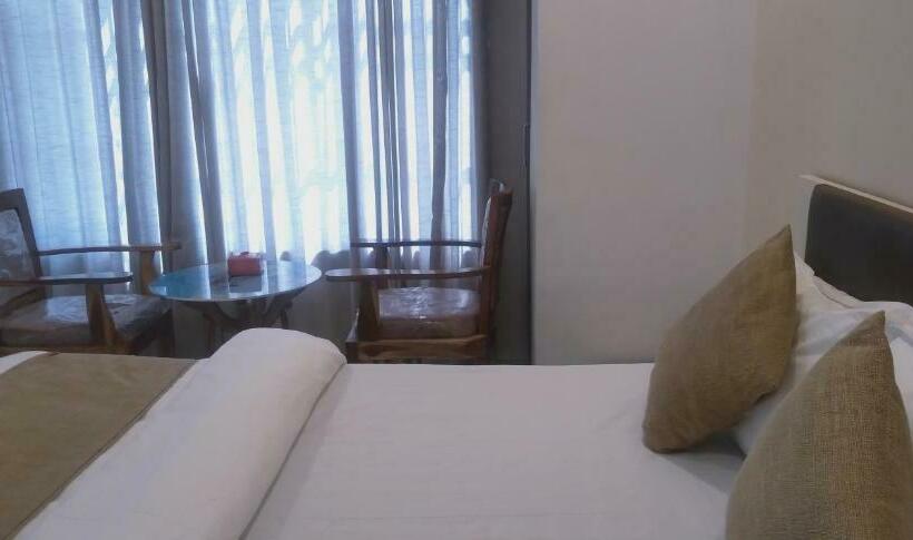 Номер Deluxe, Success Residency